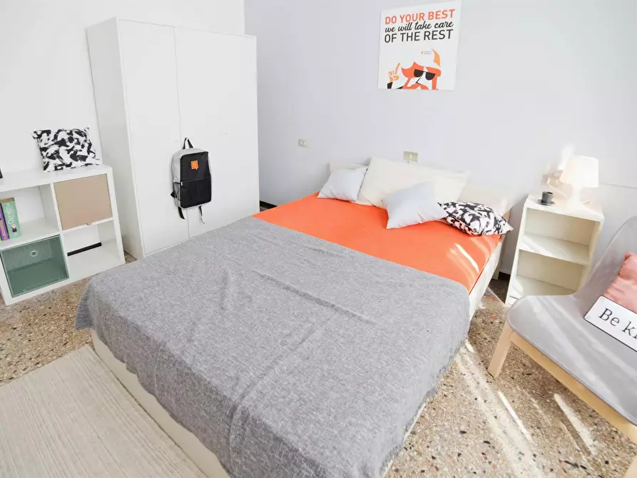 Immagine 4 di Camera in affitto  in Via Belvedere a Lecco