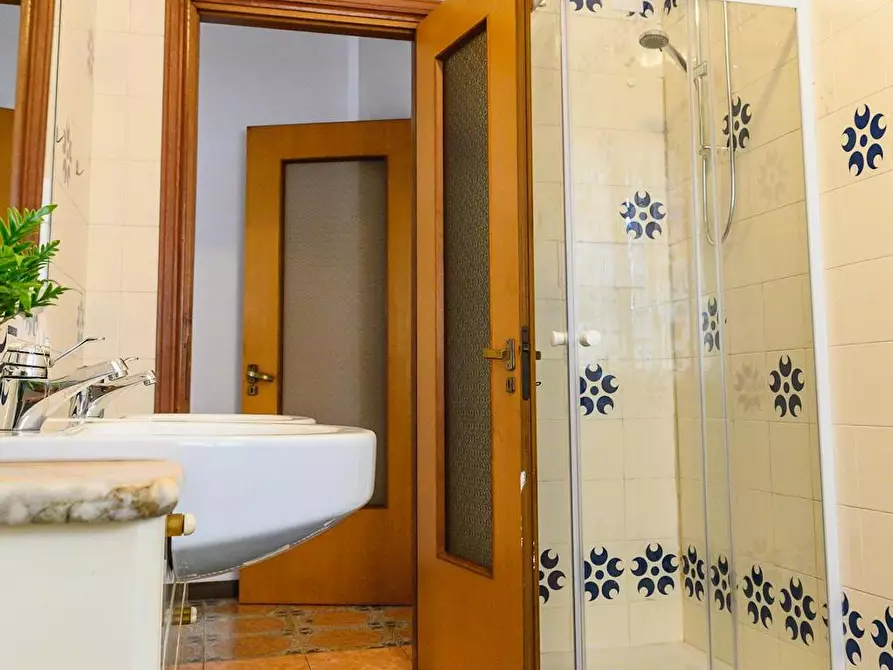 Immagine 9 di Camera in affitto  in Corso Carlo Alberto a Lecco