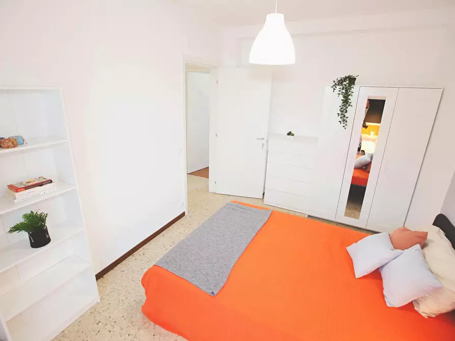 Immagine 3 di Camera in affitto  in Via Privata Nino Castelli a Lecco