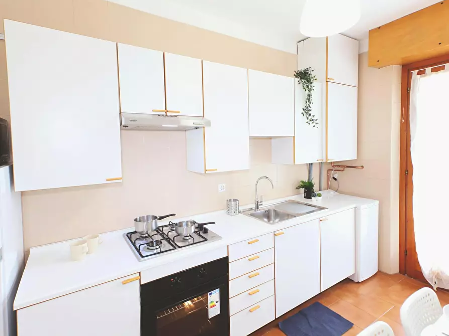 Immagine 10 di Camera in affitto  in Via Privata Nino Castelli a Lecco