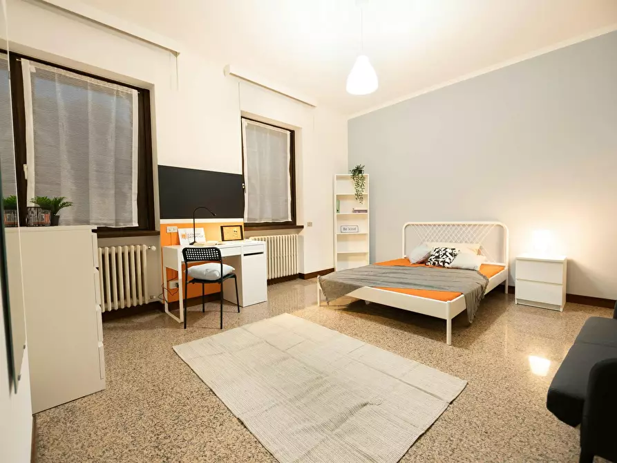 Immagine 1 di Camera in affitto  in Via Goito a Lecco