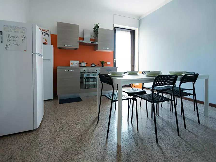 Immagine 4 di Camera in affitto  in Via Goito a Lecco