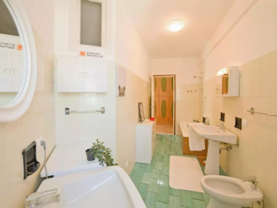 Immagine 10 di Camera in affitto  in Via Giuseppe Resinelli a Lecco