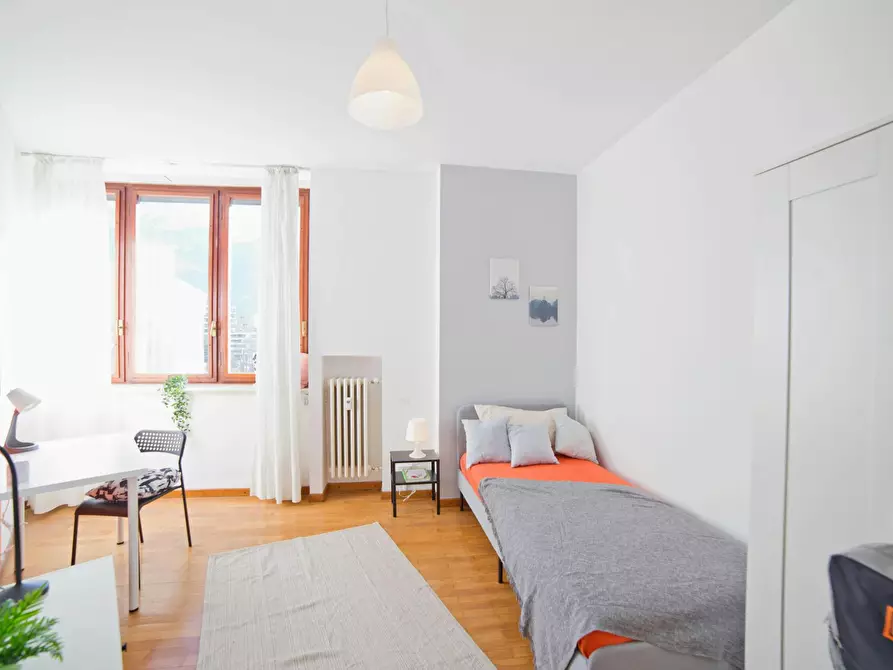 Immagine 2 di Camera in affitto  in Via Giuseppe Resinelli a Lecco