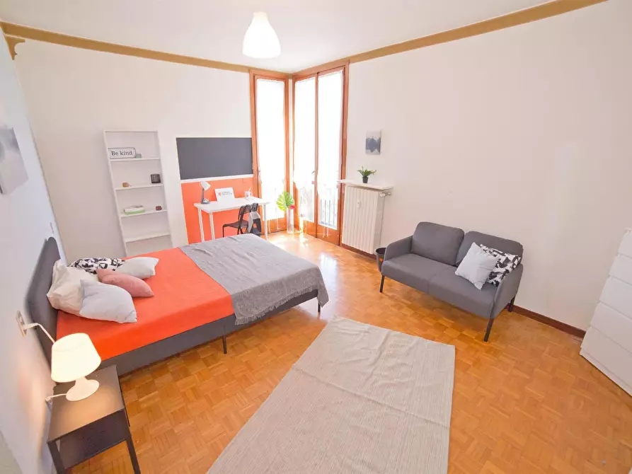 Immagine 2 di Camera in affitto  in Via Belvedere a Lecco