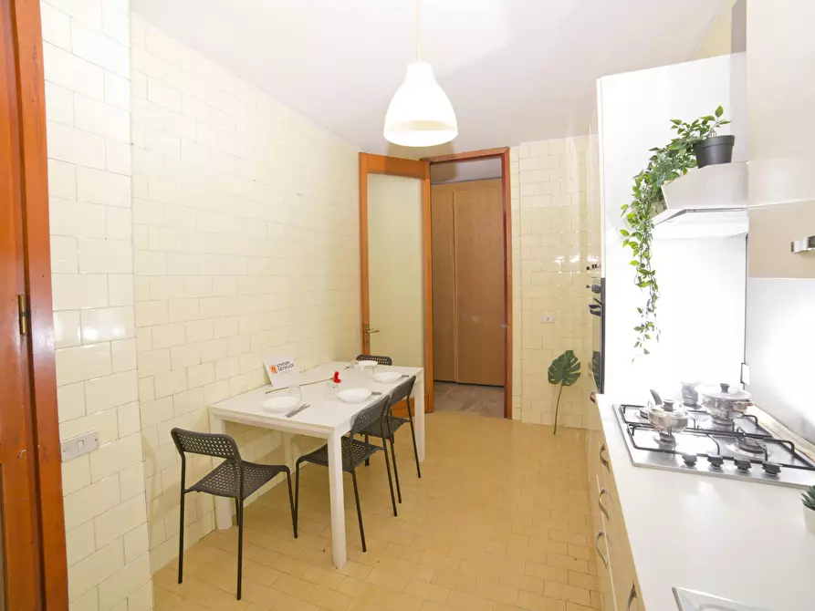 Immagine 9 di Camera in affitto  in Via Belvedere a Lecco