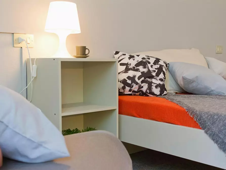 Immagine 3 di Camera in affitto  in Via Belvedere a Lecco