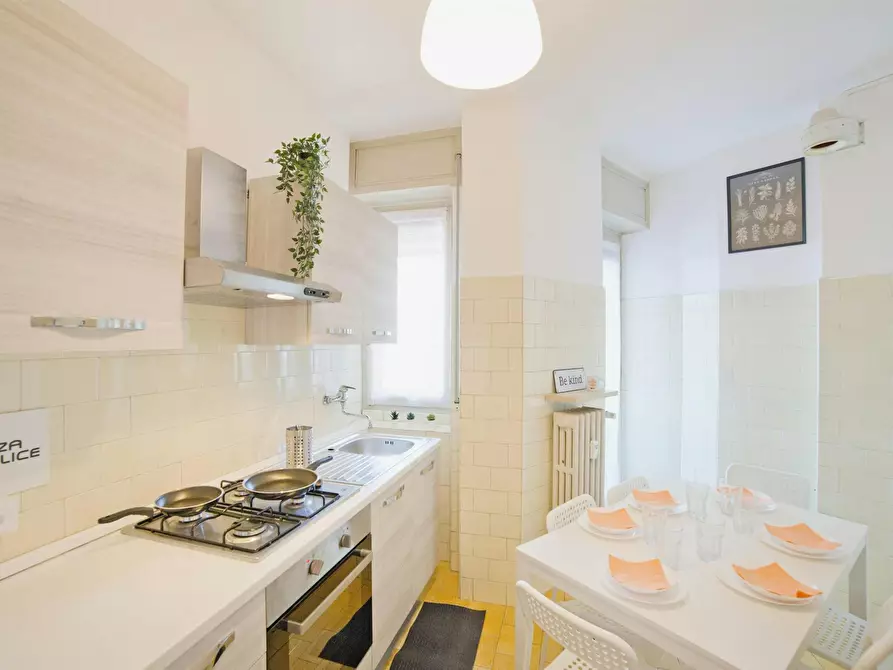 Immagine 9 di Camera in affitto  in Via Giuseppe Resinelli a Lecco