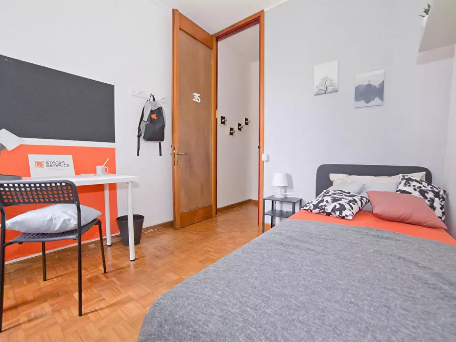 Immagine 5 di Camera in affitto  in Via Belvedere a Lecco