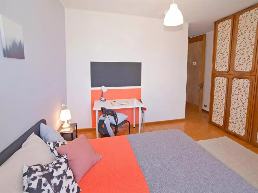 Immagine 4 di Camera in affitto  in Via Belvedere a Lecco