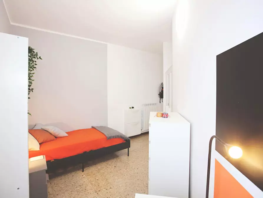 Immagine 2 di Camera in affitto  in Via Privata Nino Castelli a Lecco