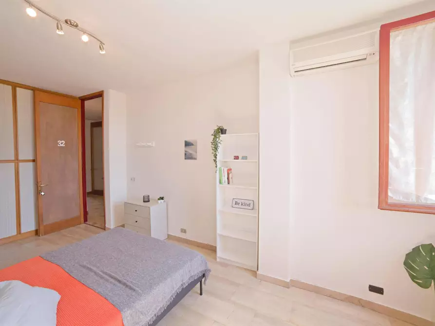 Immagine 4 di Camera in affitto  in Via Belvedere a Lecco