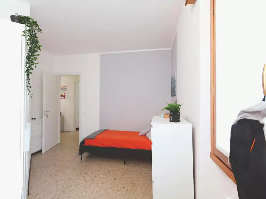 Immagine 2 di Camera in affitto  in Via Privata Nino Castelli a Lecco