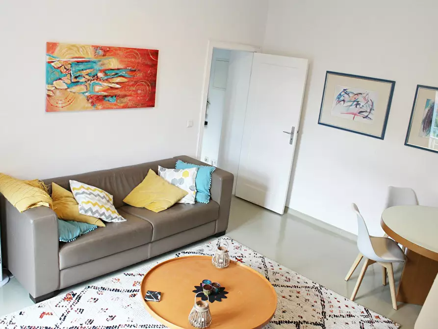 Immagine 1 di Appartamento in affitto  in Strausberger Platz a Berlin Friedrichshain