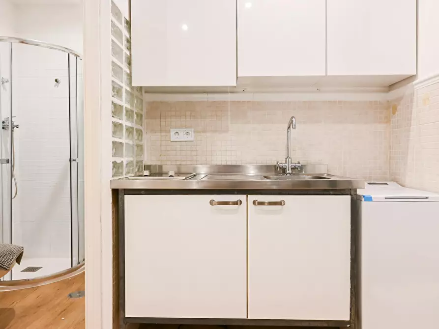 Immagine 5 di Appartamento in affitto  in Calle de San Lorenzo a Madrid