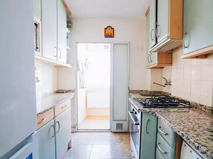 Immagine 6 di Camera in affitto  in Calle de Víctor Manuel III a Madrid