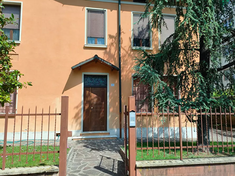 Immagine 10 di Appartamento in affitto  in Viale Divisione Acqui a Mantova