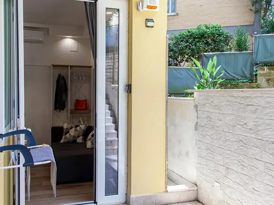 Immagine 10 di Appartamento in affitto  in Via Col della Porretta a Roma