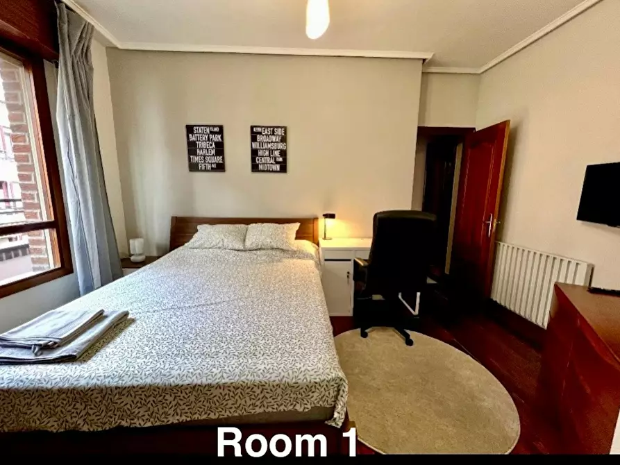 Immagine 2 di Camera in affitto  in Lekuona Margolariaren Etorbidea a Bilbao