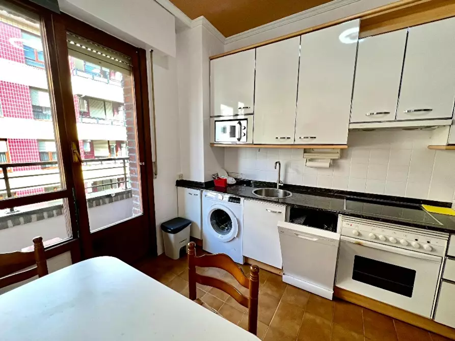 Immagine 5 di Camera in affitto  in Lekuona Margolariaren Etorbidea a Bilbao