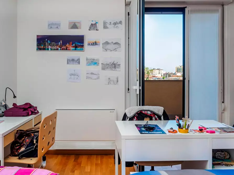 Immagine 2 di Camera condivisa in affitto  in Viale dell'Innovazione a Milano