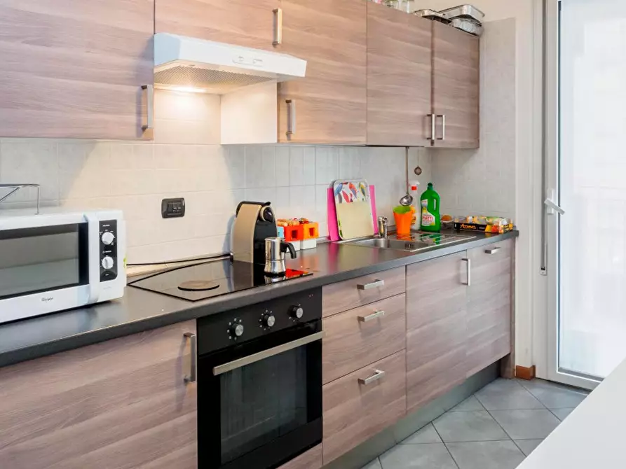 Immagine 8 di Camera condivisa in affitto  in Viale dell'Innovazione a Milano