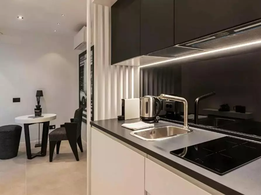 Immagine 5 di Appartamento in affitto  in Via Saverio Mercadante a Roma