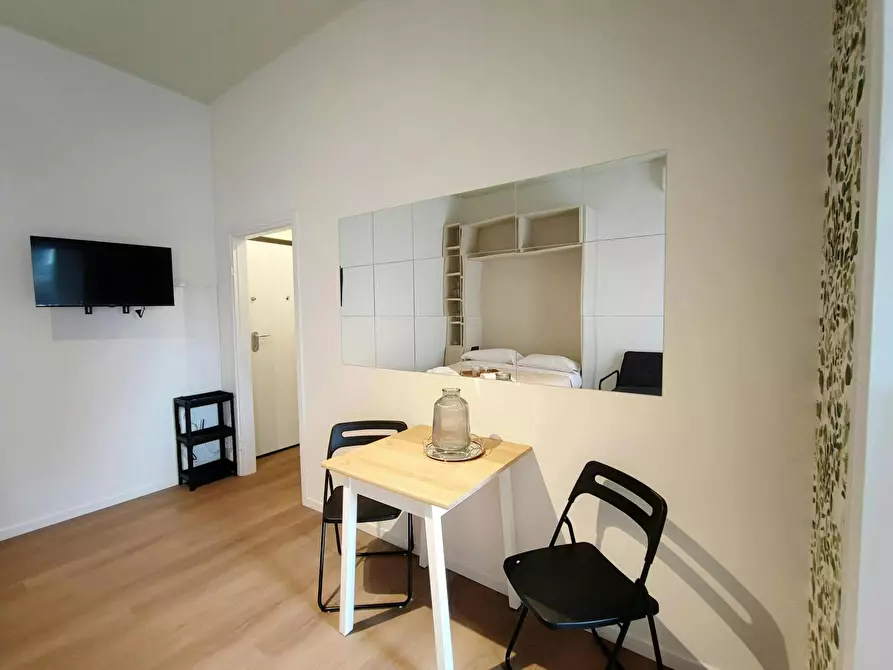 Immagine 5 di Appartamento in affitto  in Via Monte San Genesio a Milano