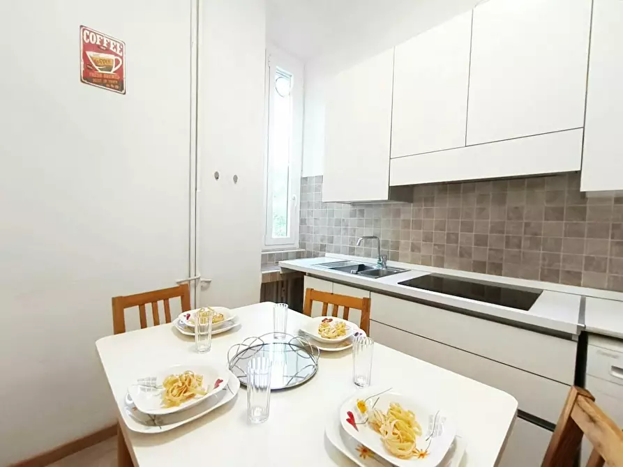 Immagine 8 di Camera in affitto  in Via Camillo e Otto Cima a Milano