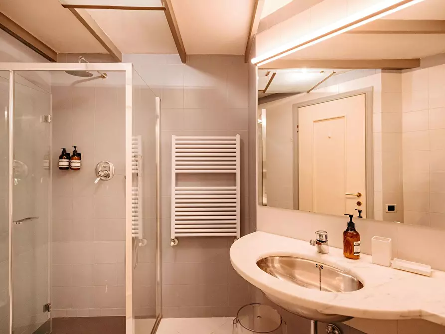 Immagine 5 di Camera in affitto  in Via Carlo Alberto a Torino