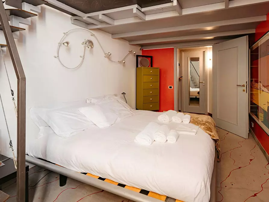 Immagine 2 di Camera in affitto  in Via Carlo Alberto a Torino