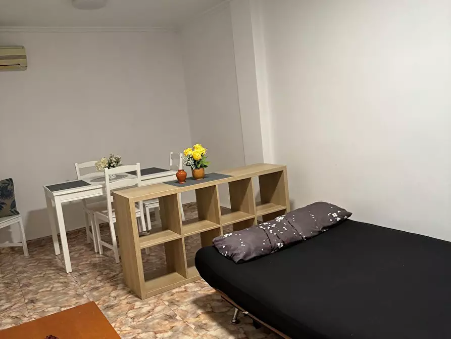 Immagine 3 di Camera in affitto  in Carrer de Guillem d'Anglesola a Valencia