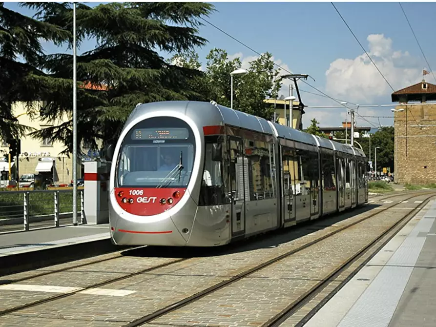 Immagine 10 di Appartamento in affitto  in Via del Ponte alle Mosse a Firenze