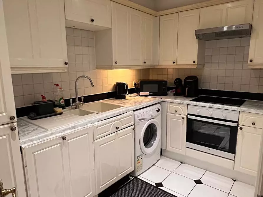 Immagine 7 di Appartamento in affitto  in Russell Road a Merton