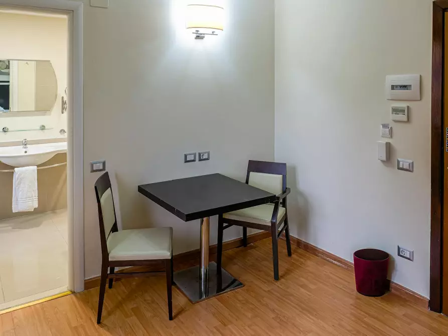 Immagine 3 di Camera in affitto  in Via Cassia a Roma