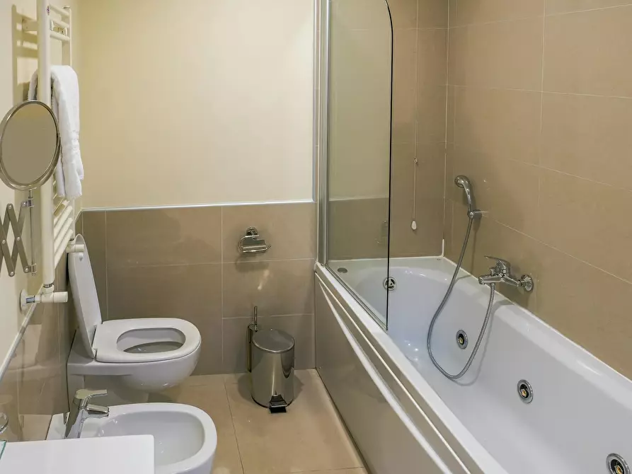 Immagine 4 di Camera in affitto  in Via Cassia a Roma