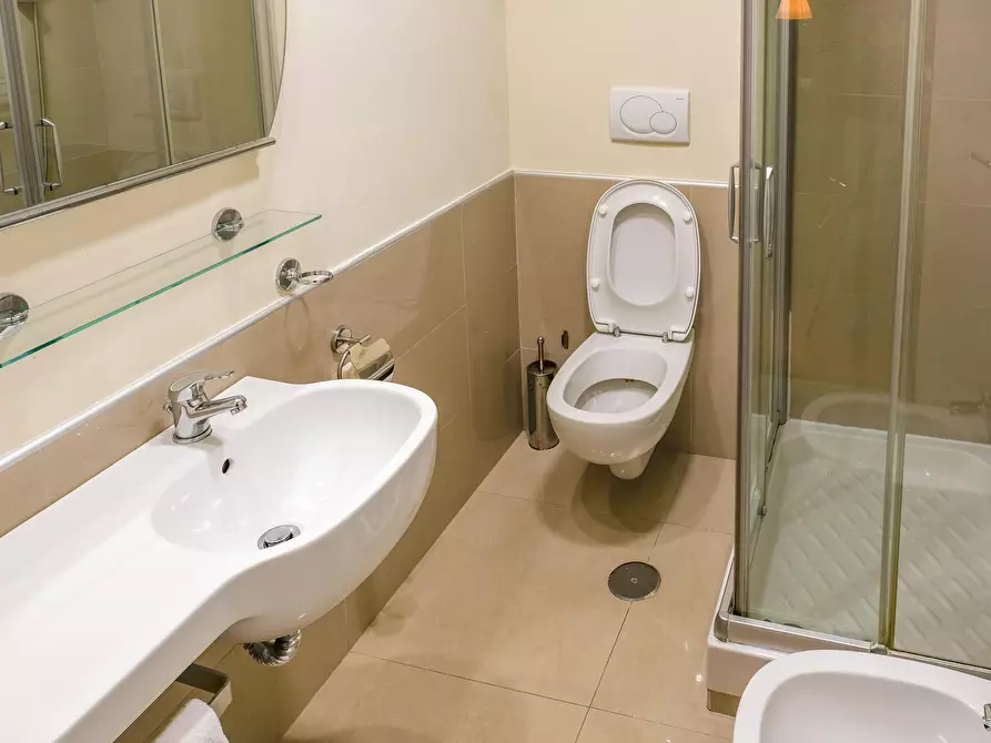 Immagine 4 di Camera in affitto  in Via Cassia a Roma