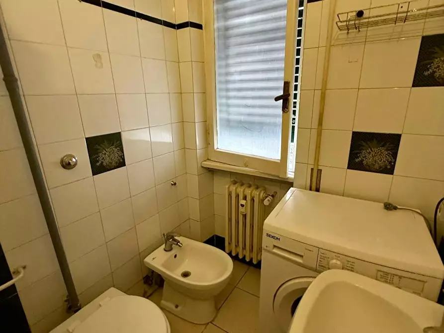 Immagine 10 di Appartamento in affitto  in Via Gian Luca Squarcialupo a Roma