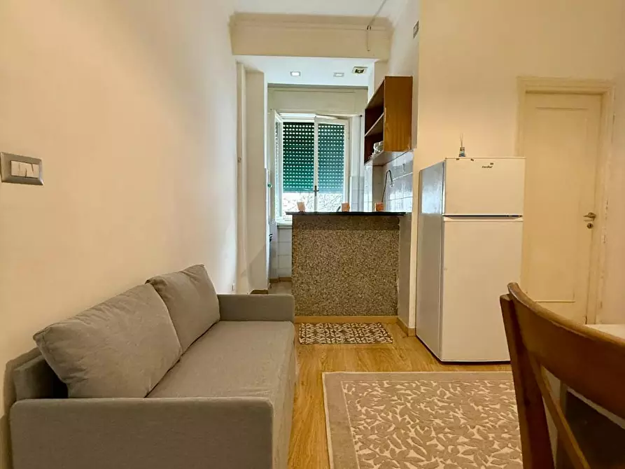 Immagine 2 di Appartamento in affitto  in Via Gian Luca Squarcialupo a Roma