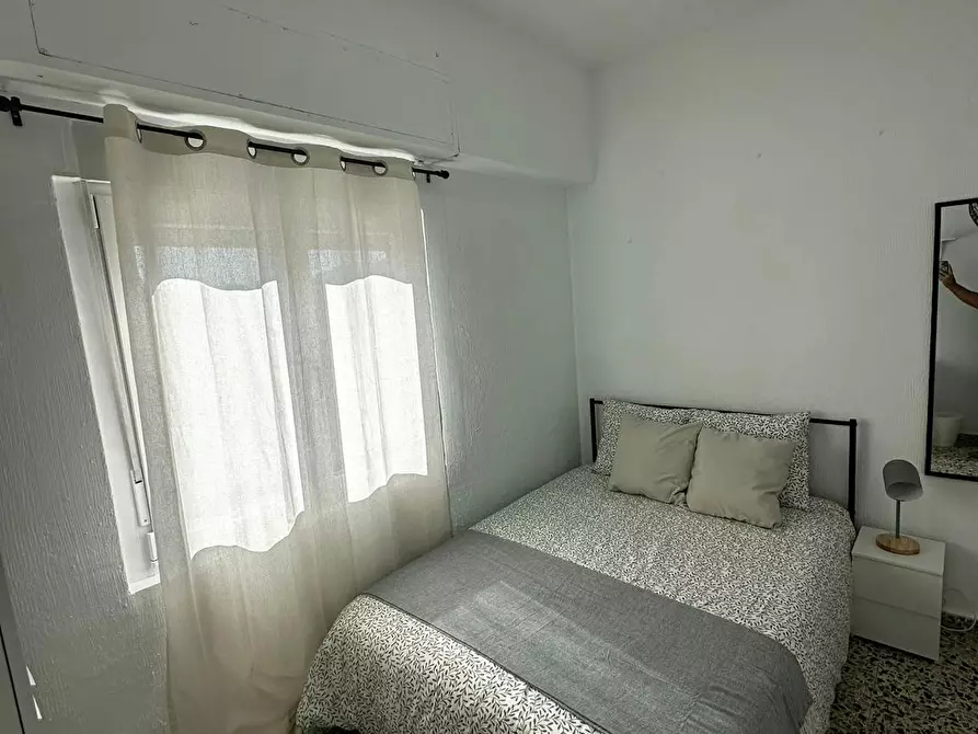 Immagine 1 di Camera in affitto  in Calle de Miguel Jiménez Reyes a Alicante/Alacant