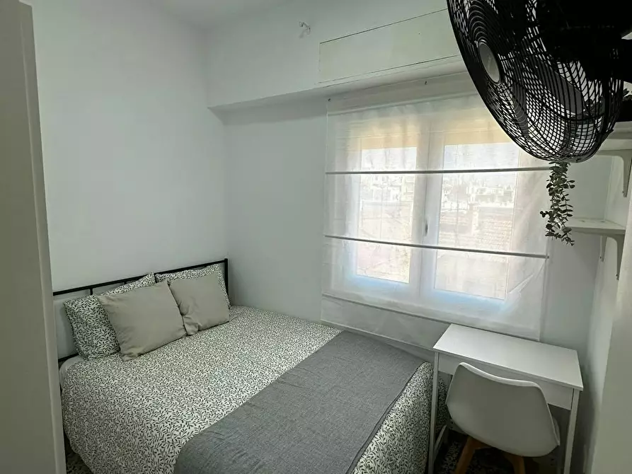 Immagine 1 di Camera in affitto  in Calle de Miguel Jiménez Reyes a Alicante/Alacant