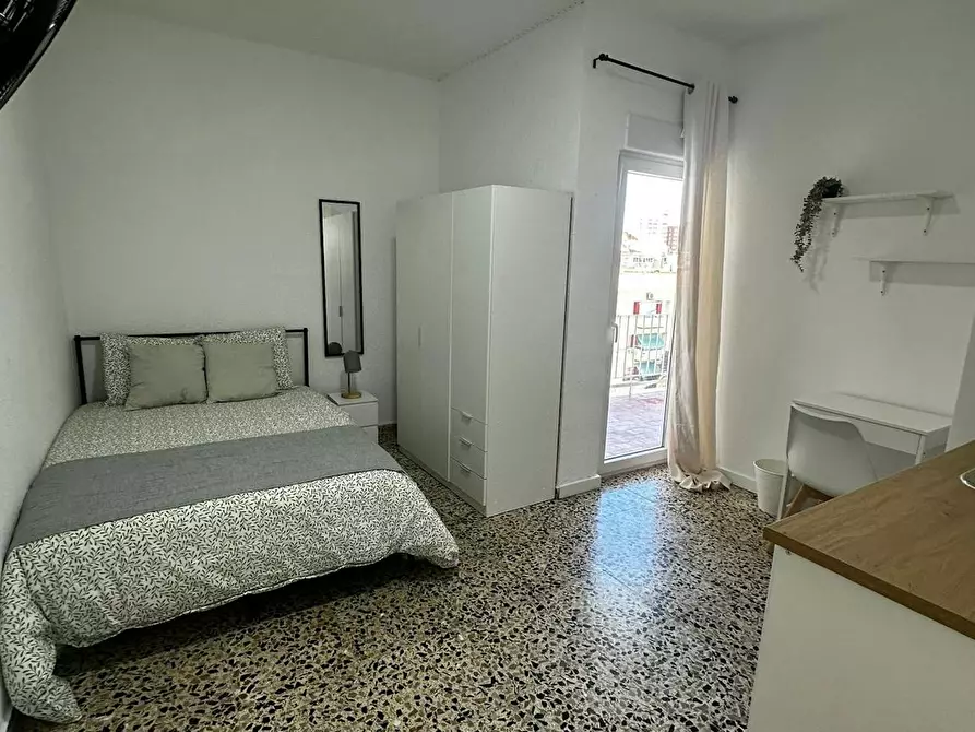 Immagine 1 di Camera in affitto  in Calle de Miguel Jiménez Reyes a Alicante/Alacant