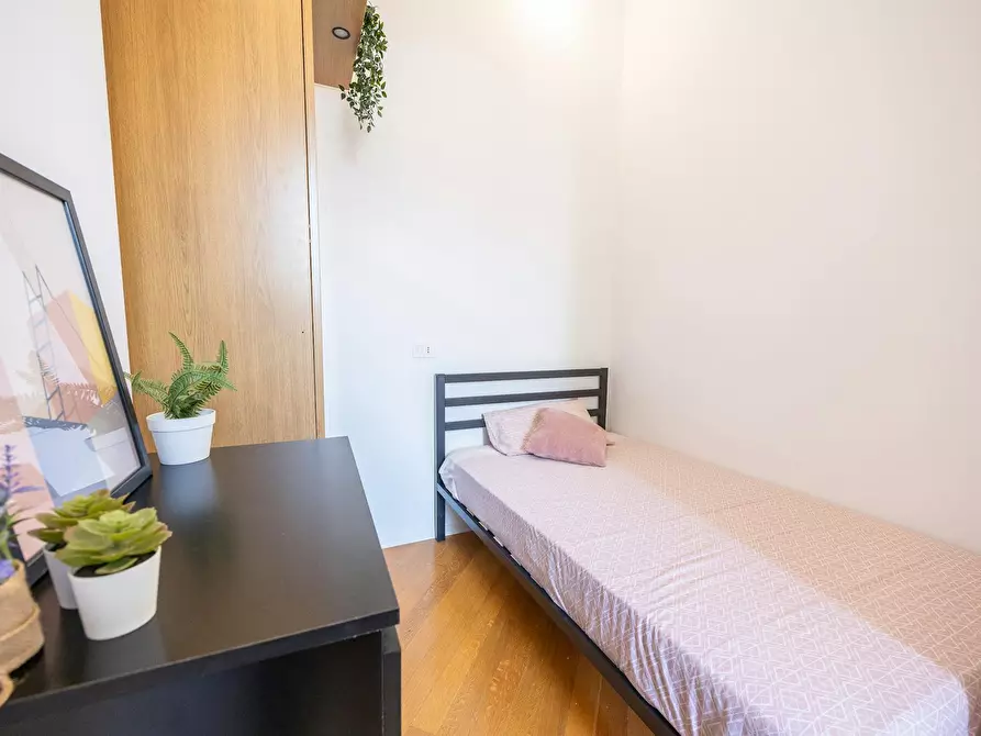 Immagine 5 di Camera in affitto  in Piazza Argentina a Milano