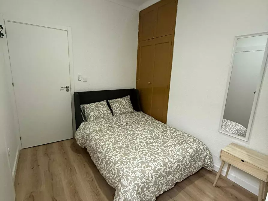 Immagine 1 di Camera in affitto  in Carrer Trafalgar a Barrio De Porta