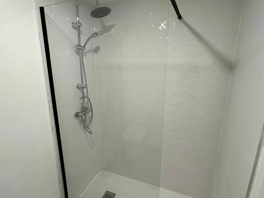 Immagine 4 di Camera in affitto  in Carrer Trafalgar a Barrio De Porta