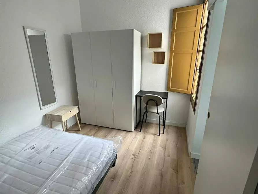 Immagine 3 di Camera in affitto  in Carrer Trafalgar a Barrio De Porta