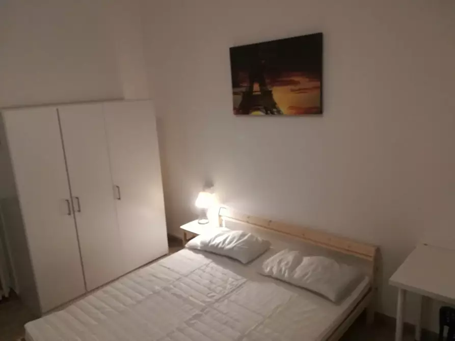 Immagine 7 di Camera in affitto  in Viale Filippo Meda a Rho