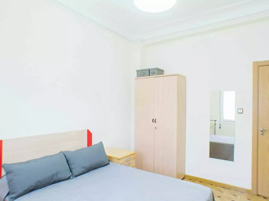 Immagine 1 di Camera in affitto  in Calle del Doctor Esquerdo a Madrid