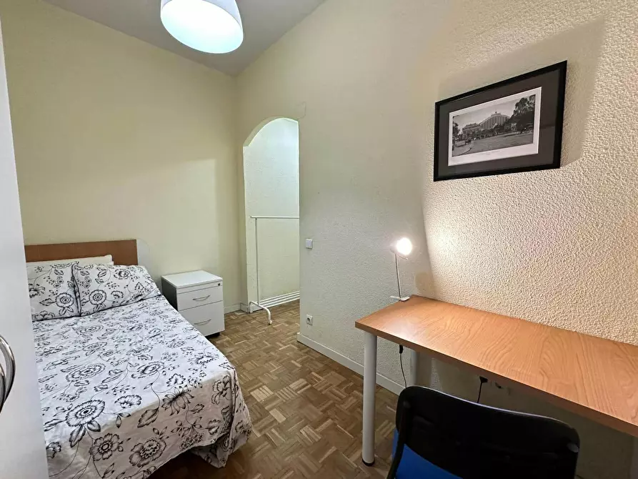 Immagine 3 di Camera in affitto  in Ronda de Valencia a Madrid