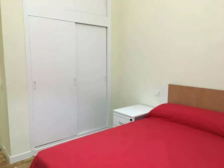 Immagine 2 di Camera in affitto  in Ronda de Valencia a Madrid